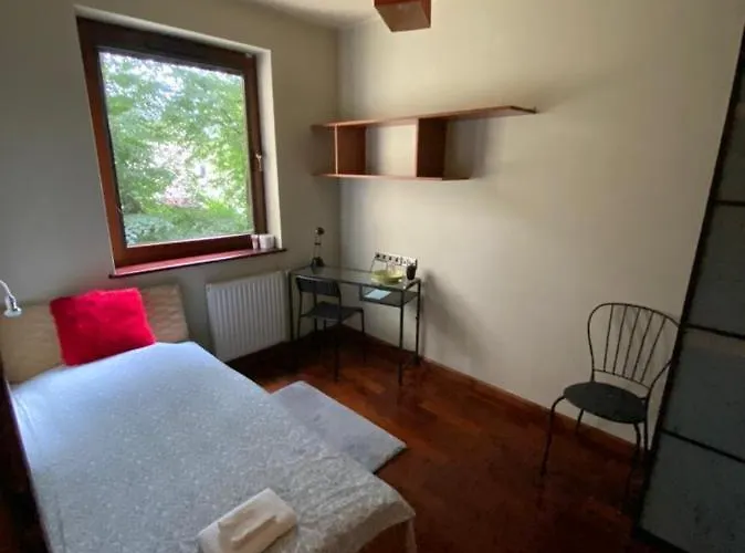 Niewielki Jedno Lub Dwuosobowy W Duzym Mieszkaniu W Wrzeszcz Ul Smoluchowskiego Kolo Akademii Medycznej - Cooliving *