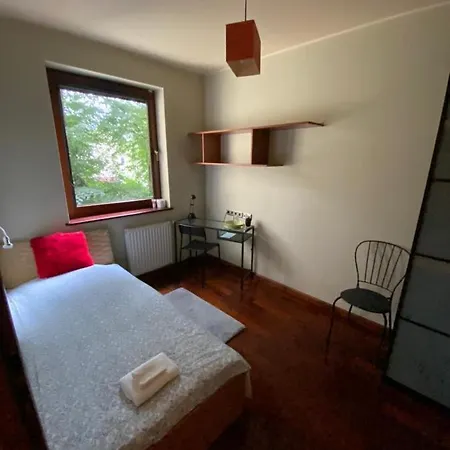 Niewielki Jedno Lub Dwuosobowy W Duzym Mieszkaniu W Wrzeszcz Ul Smoluchowskiego Kolo Akademii Medycznej - Cooliving *