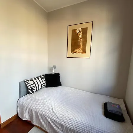 Niewielki Jedno Lub Dwuosobowy W Duzym Mieszkaniu W Wrzeszcz Ul Smoluchowskiego Kolo Akademii Medycznej - Cooliving *