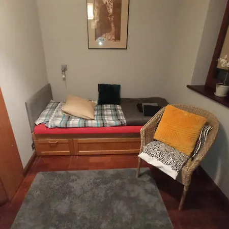 Niewielki Pokój Jedno Lub Dwuosobowy W Dużym Mieszkaniu W Wrzeszcz Ul Smoluchowskiego Koło Akademii Medycznej - Cooliving Quarto em Acomodações Particulares Gdańsk