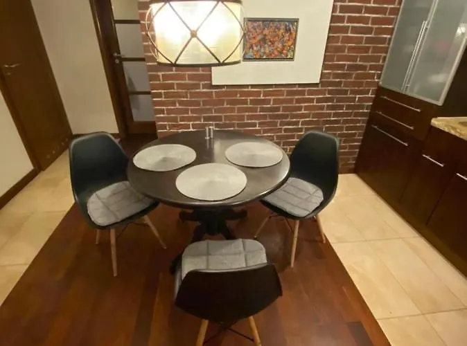 Niewielki Jedno Lub Dwuosobowy W Duzym Mieszkaniu W Wrzeszcz Ul Smoluchowskiego Kolo Akademii Medycznej - Cooliving *