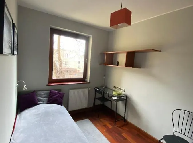 Проживание в семье Niewielki Jedno Lub Dwuosobowy W Duzym Mieszkaniu W Wrzeszcz Ul Smoluchowskiego Kolo Akademii Medycznej - Cooliving *