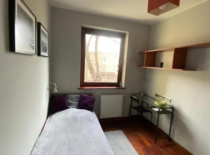 Niewielki Jedno Lub Dwuosobowy W Duzym Mieszkaniu W Wrzeszcz Ul Smoluchowskiego Kolo Akademii Medycznej - Cooliving Проживание в семье *