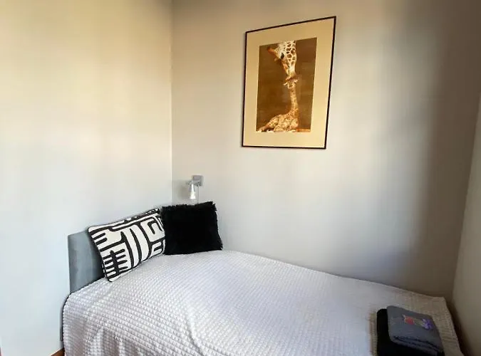 Niewielki Jedno Lub Dwuosobowy W Duzym Mieszkaniu W Wrzeszcz Ul Smoluchowskiego Kolo Akademii Medycznej - Cooliving *