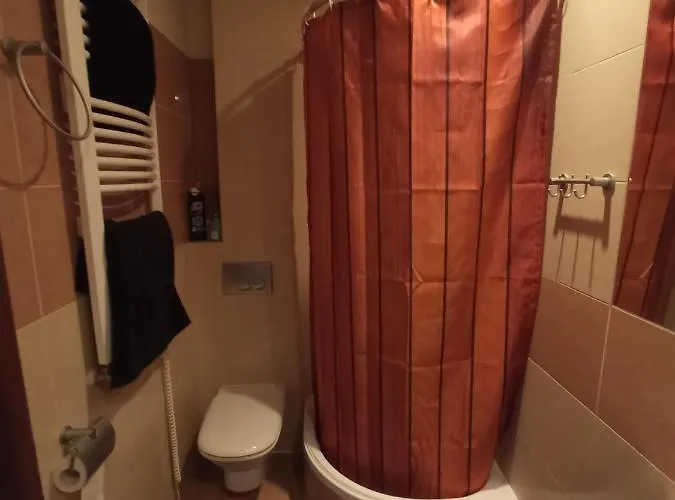 Niewielki Jedno Lub Dwuosobowy W Duzym Mieszkaniu W Wrzeszcz Ul Smoluchowskiego Kolo Akademii Medycznej - Cooliving * Гданьск